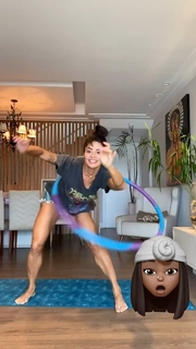 Aline Campos feet photo thumbnail