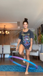 Aline Campos feet photo thumbnail