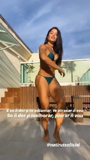 Aline Campos feet photo thumbnail