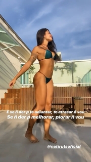 Aline Campos feet photo thumbnail