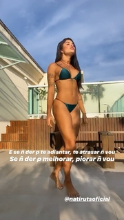 Aline Campos feet photo thumbnail