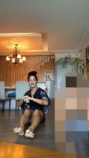 Aline Campos feet photo thumbnail