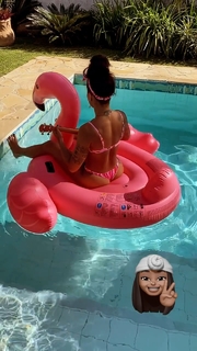 Aline Campos feet photo thumbnail