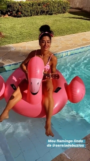 Aline Campos feet photo thumbnail