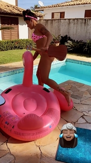 Aline Campos feet photo thumbnail