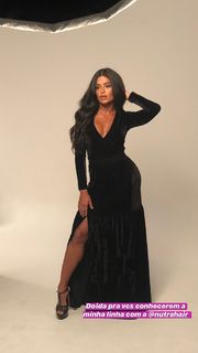 Aline Campos feet photo thumbnail