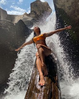 Aline Campos feet photo thumbnail