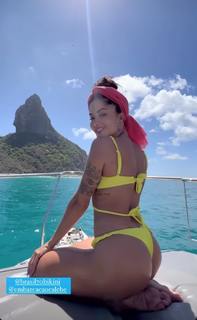 Aline Campos feet photo thumbnail