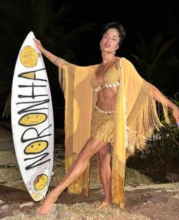 Aline Campos feet photo thumbnail