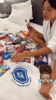 Aline Campos feet photo thumbnail