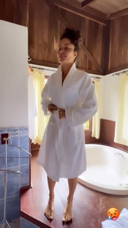 Aline Campos feet photo thumbnail