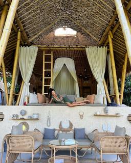 Aline Campos feet photo thumbnail