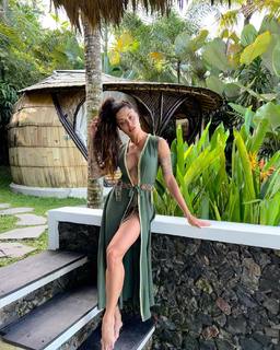 Aline Campos feet photo thumbnail