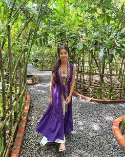 Aline Campos feet photo thumbnail