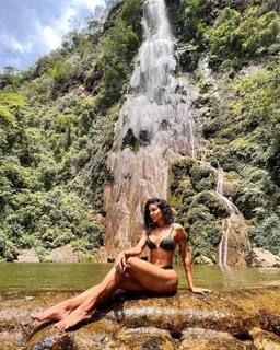 Aline Campos feet photo thumbnail