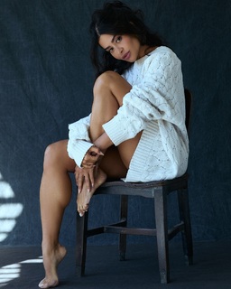 Aline Campos feet photo thumbnail