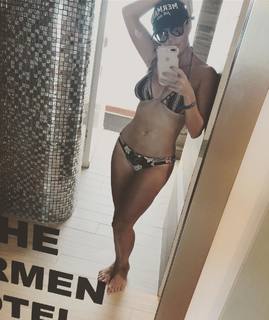 Aline Hernández feet photo 3