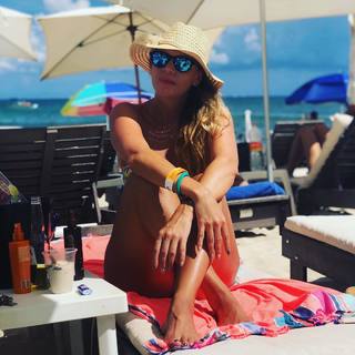 Aline Hernández feet photo 12