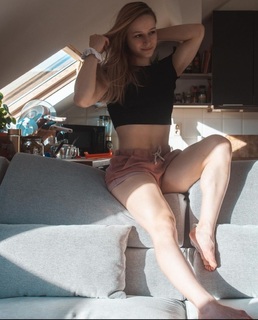 Aline Marganne feet photo 3