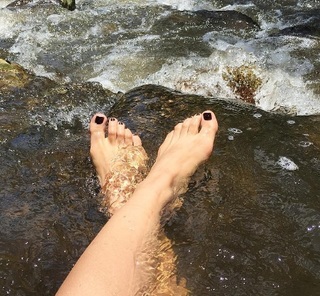 Aline Mineiro feet photo 14