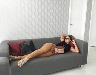 Aline Mineiro feet photo 7