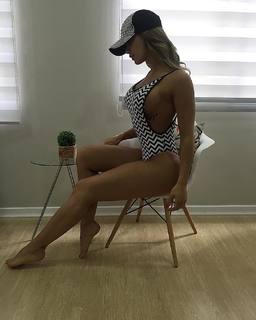 Aline Mineiro feet photo 6
