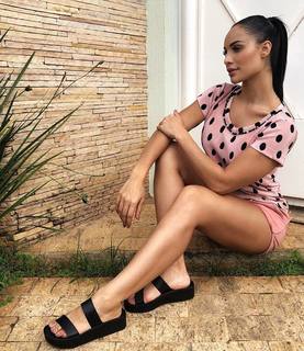 Aline Mineiro feet photo 5