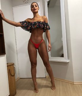 Aline Mineiro feet photo 11