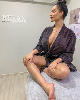 Aline Mineiro feet photo 4