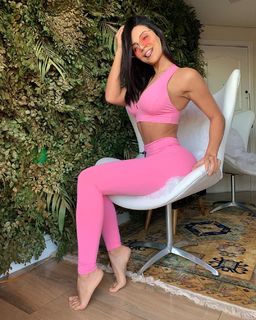 Aline Mineiro feet photo 1