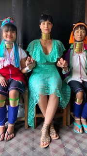 Aline Mineiro feet photo 2