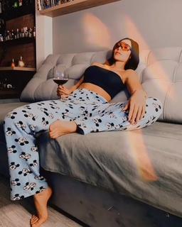 Aline Mineiro feet photo 7