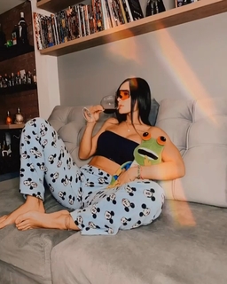Aline Mineiro feet photo 4