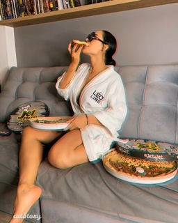 Aline Mineiro feet photo 9