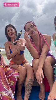 Aline Mineiro feet photo 5