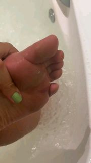 Aline Mineiro feet photo 11