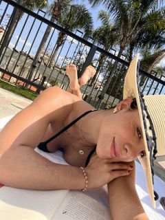 Aline Mineiro feet photo 4