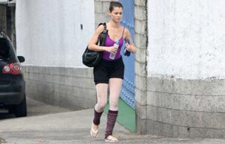 Alinne Moraes feet photo thumbnail