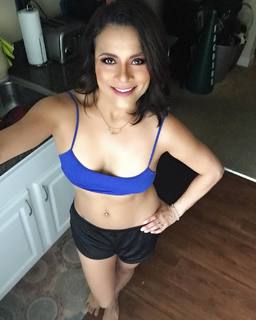 Alisa Reyes feet photo 11