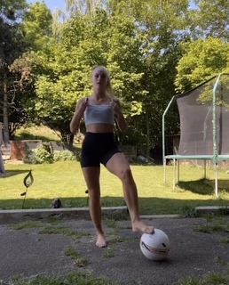 Alisha Lehmann feet photo thumbnail