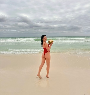 Alisha Newton feet photo 7