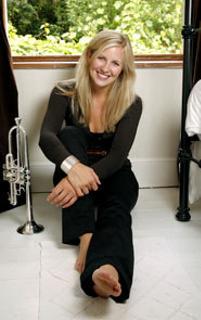 Alison Balsom feet photo 3