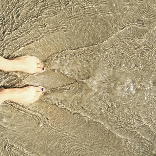 Alison Becker feet photo 9