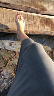 Alison Becker feet photo 1