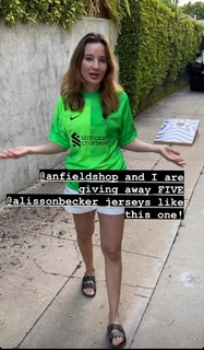 Alison Becker feet photo 14
