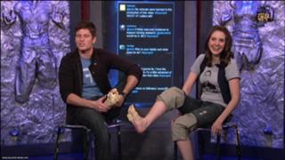 Alison Brie feet photo thumbnail