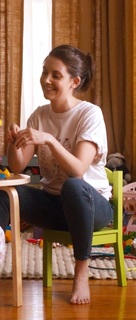 Alison Brie feet photo thumbnail