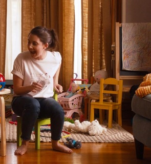 Alison Brie feet photo thumbnail