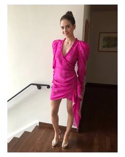 Alison Brie feet photo thumbnail