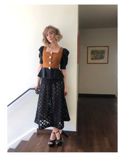 Alison Brie feet photo thumbnail